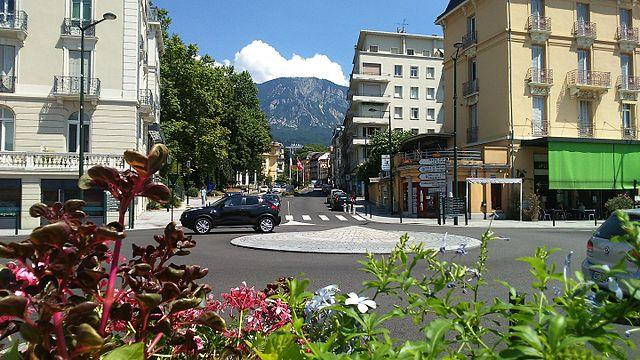 Aix-les-Bains - Immobilier - CENTURY 21 Alp-Immo-Confiance - Centre d'Aix-les-Bains depuis la gare SNCF